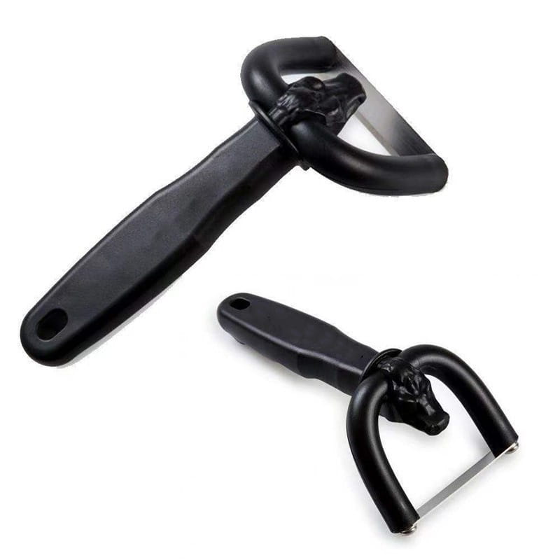 Fleischtrimmer mit schwarzem Kunststoffgriff, Totenkopf-Design, aus Edelstahl, mit metallischer Klinge und kunstvollem Pferdekopf-Design am Drehpunkt.
