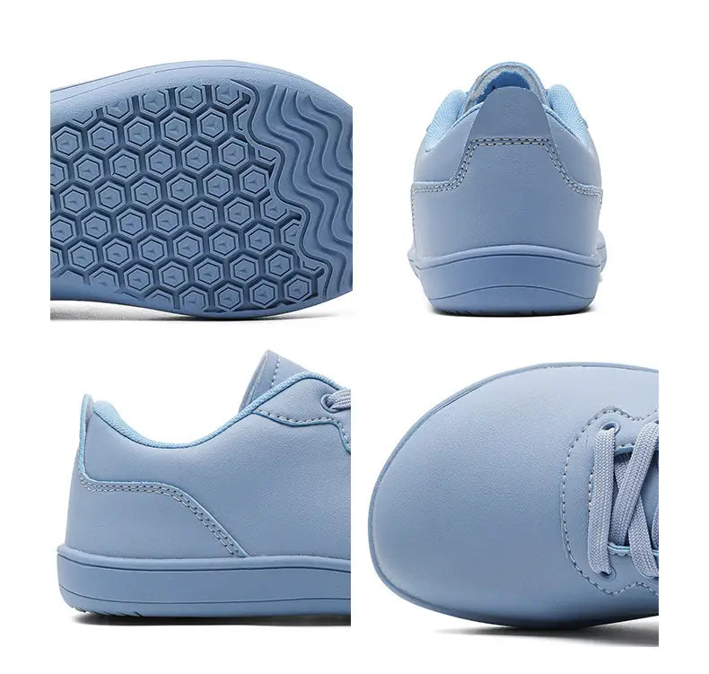 Hellblaue Leder-Outdoor-Sneaker im minimalistischen Casual-Stil mit glatter matter Oberfläche und dezenten Nähtendetails.