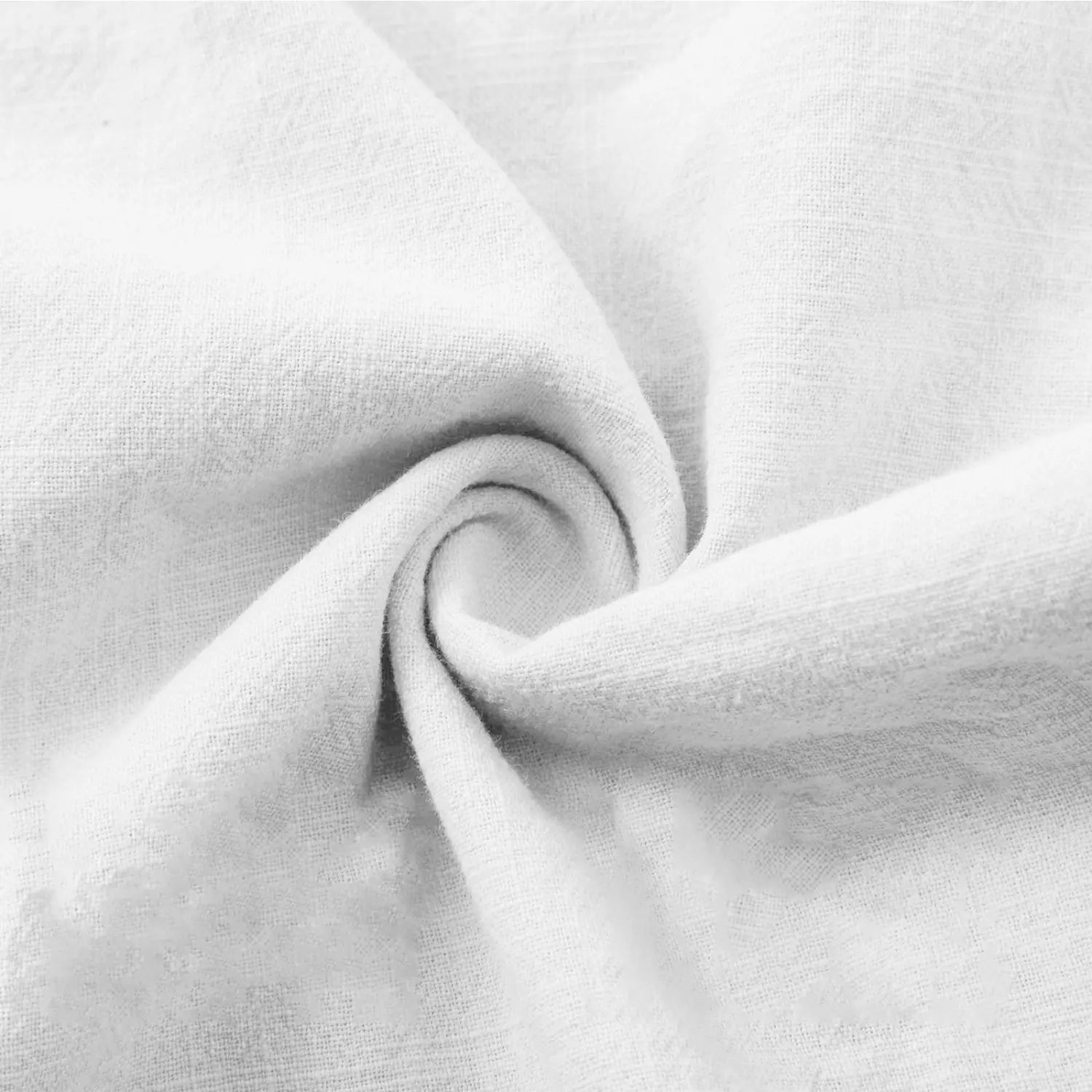 le tissu du pantalon capri à jambe large en coton lin blanc présente une surface légèrement texturée avec un motif de tissage subtil.