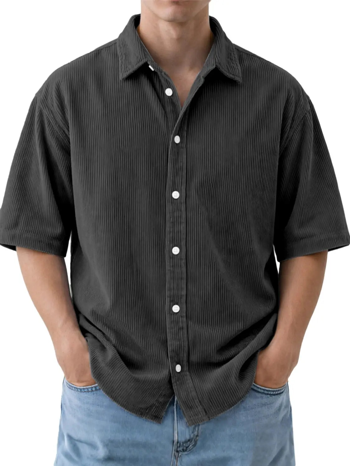 Camisa de pana de algodón gris oscuro para hombre, de manga corta, suelta y casual, con botones blancos.