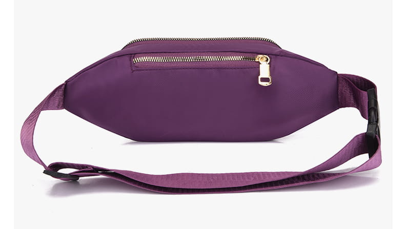 Lila gesteppte Nylon-Crossbody-Gürteltasche für Damen mit goldfarbenen Reißverschlüssen und einem verstellbaren Riemen, geeignet für Sport.