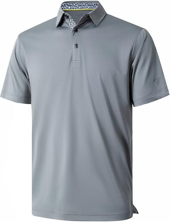 Herren-Golfpolohemd in Grau, schnell trocknend und atmungsaktiv, mit kurzen Ärmeln; dezent strukturierter Stoff, schwarze Knöpfe und gemusterte Innenkragen-Einfassung.