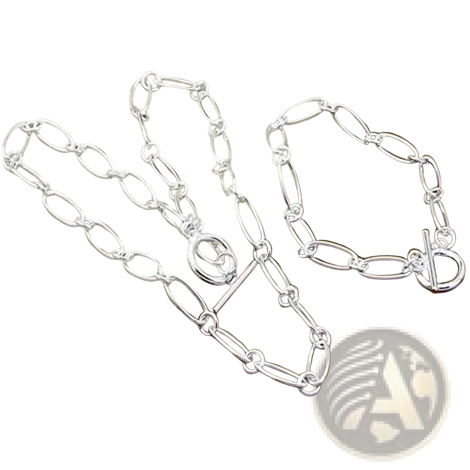 925 silver oval link jewelry set featuring a silver oval link chain necklace and bracelet by Aravant