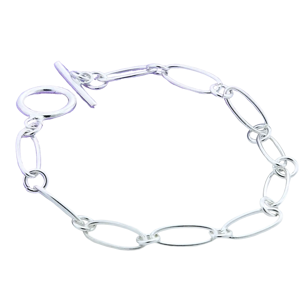 A sleek silver 925 silver oval link bracelet with toggle clasp featuring polished metal chains and minimalist design