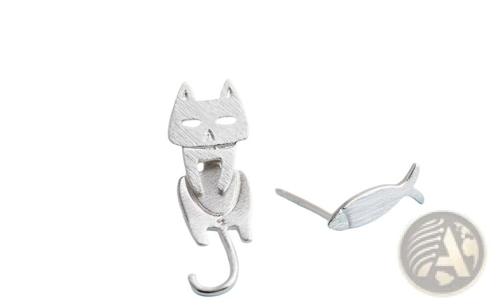 Silver 925 sterling silver cat-shaped stud earring with minimalist design and textured surface