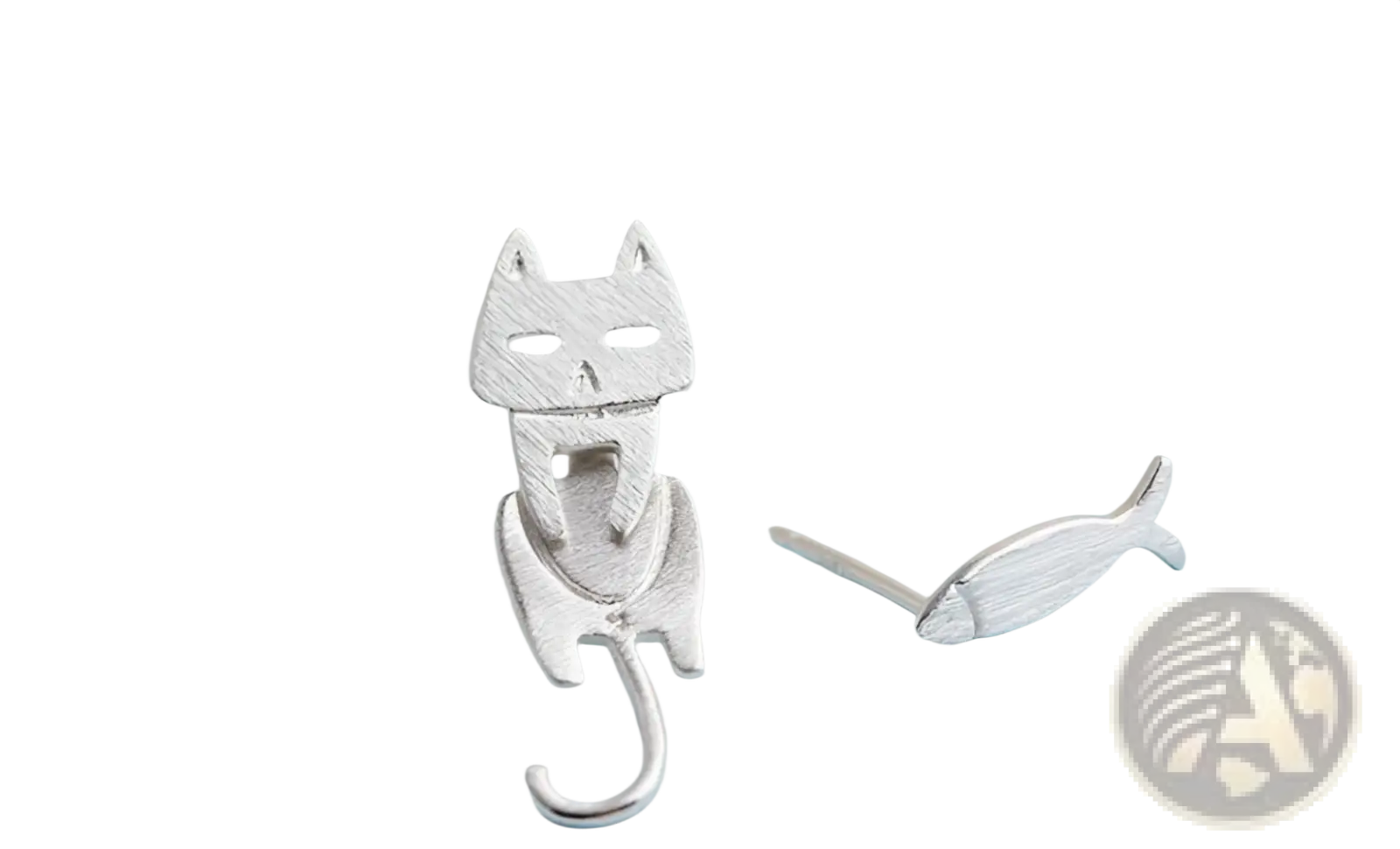 Silver 925 sterling silver cat-shaped stud earring with minimalist design and textured surface