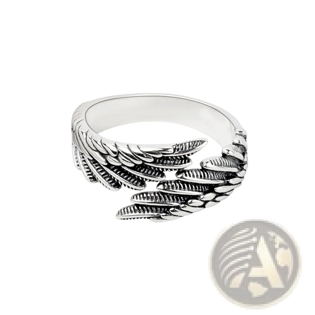 925 sterling silver angel wing ring in silver with intricate feather detailing for elegant accessory use