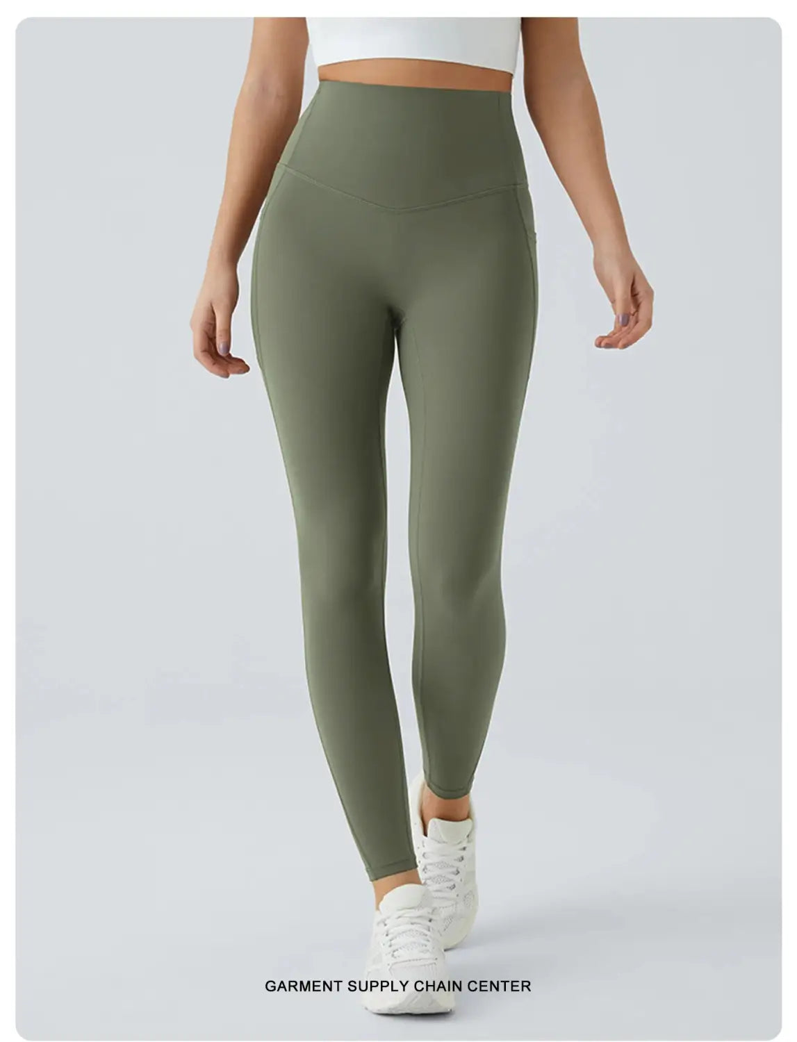 Olivegrüne Yoga-Hose mit hoher Taille und Taschen hinten aus glattem, elastischem Material mit dezenten Seitentaschen für komfortable Nutzung als Activewear