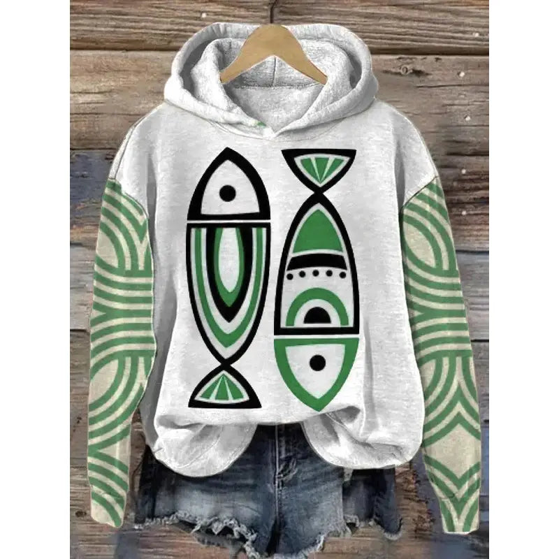 Sudadera con capucha de estampado de olas japonesas color gris jaspeado, con un diseño geométrico de peces verde y negro llamativo en la parte delantera y mangas a juego con patrón.