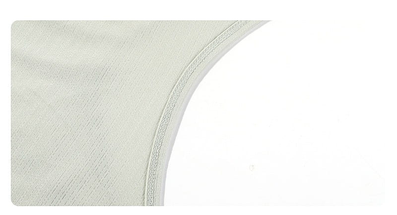 Hellgraues Damen-T-Shirt mit kurzem Ärmeln, schnell trocknend, aus Mesh-Gewebe, Yoga-Top, mit strukturiertem Stoff; mit einem dezenten gerippten Muster und sorgfältig vernähtem Saum.
