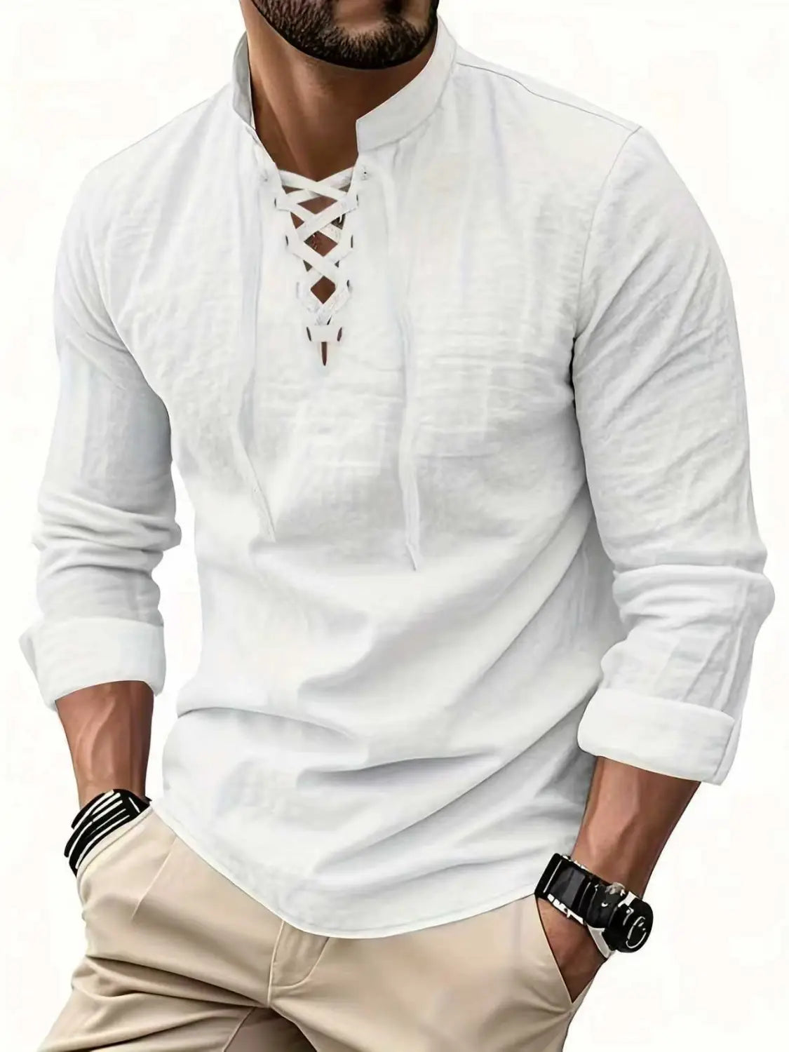 Weißes Herren-Cotton-Leinenhemd mit Kordelzug mit langen Ärmeln, Schnürfront und umgeschlagenen Bündchen.