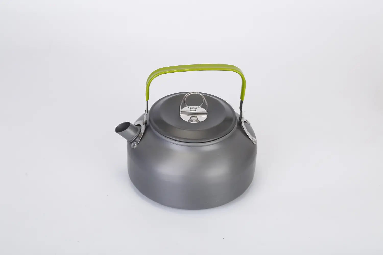 Hervidor de aluminio para camping gris con asa verde brillante y tapa plateada, del set de utensilios de camping de 12 piezas: olla, sartén y caldera de aluminio, para uso en exteriores.