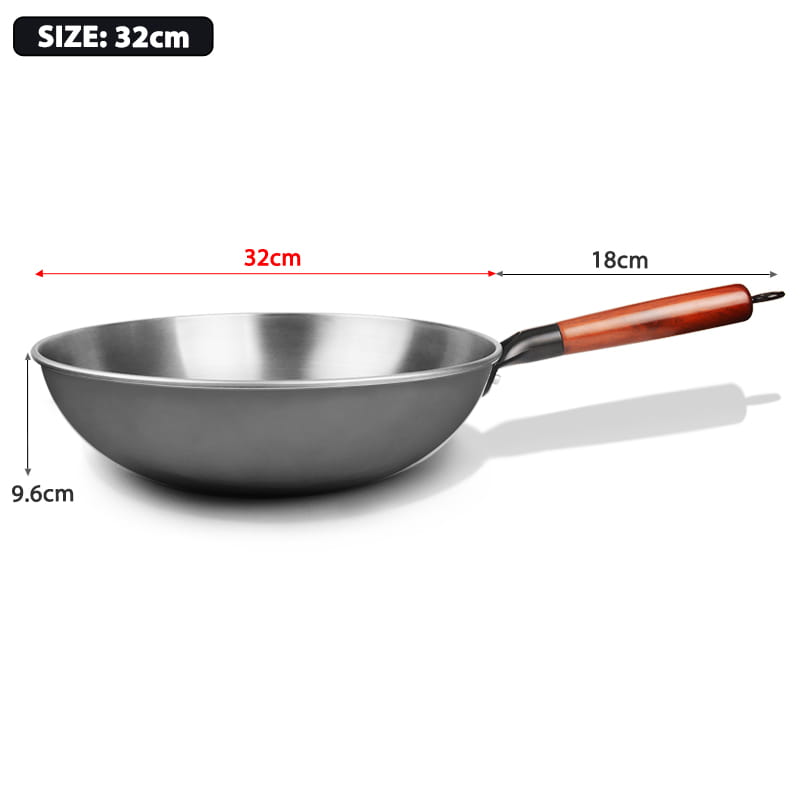 32-cm-Wok aus Schmiedeeisen mit Antihaftbeschichtung und Holzgriff; erkennbar an einem Edelstahlgehäuse und einem ergonomischen Holzgriff.