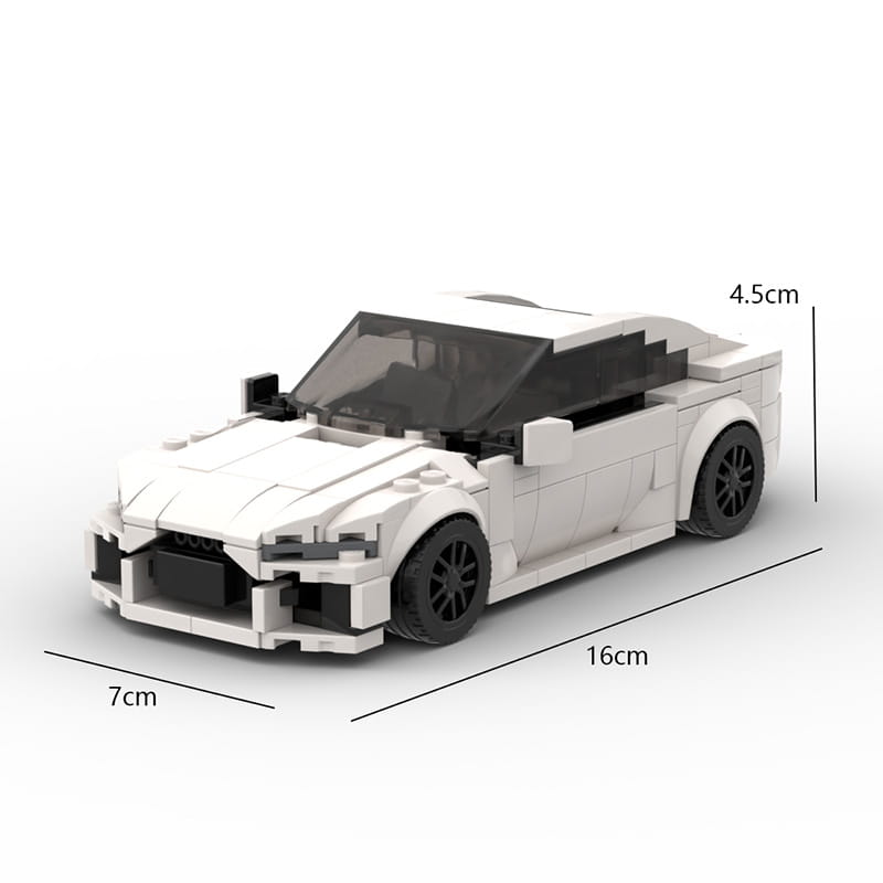 Modelo de juguete de coche deportivo Audi RS7 de LEGO Technic hecho con bloques, blanco, con ruedas negras y parabrisas transparente.