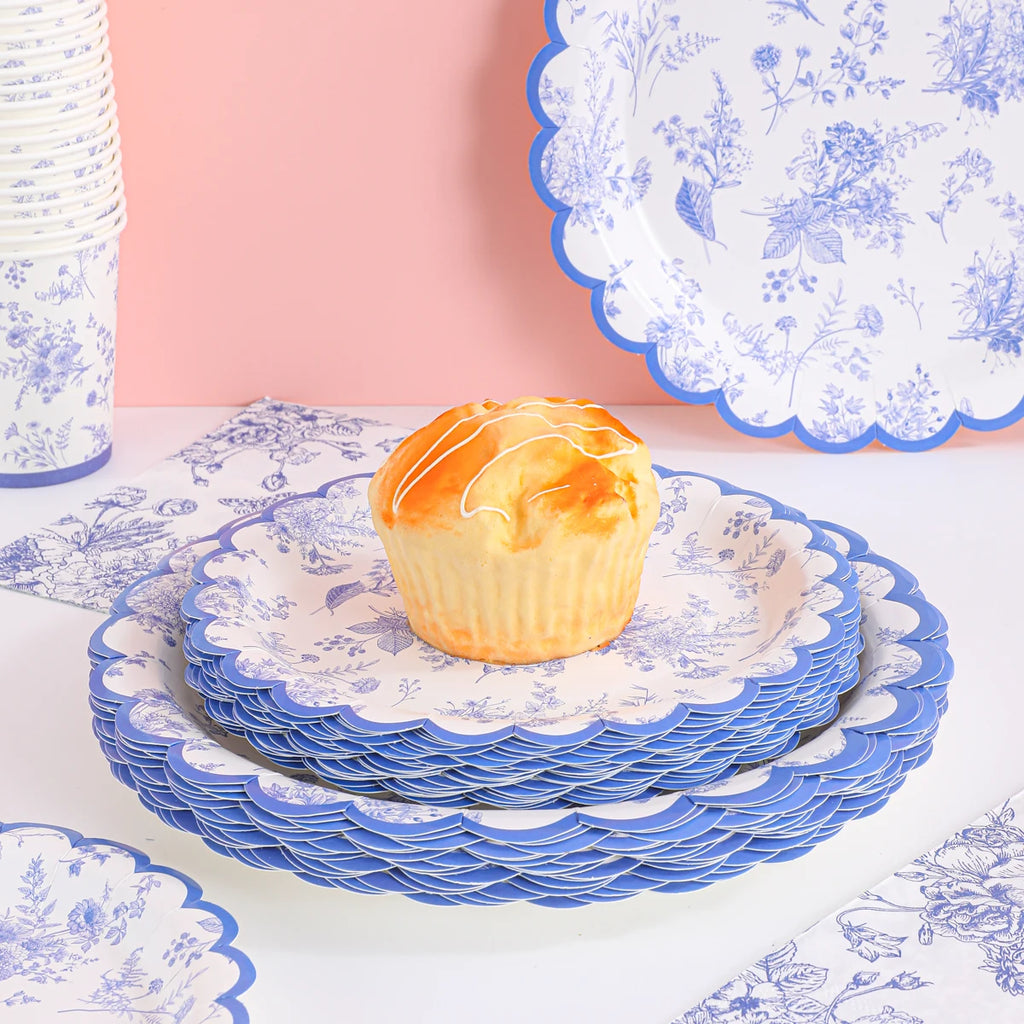 97Pcs Blue and White Porcelain Themed Disposable Tableware Set, Featuring Classic Blue and White Texture with an Elegant Chinese Style Design, Simple, Retro, and High-End. A Complete Set of Dinner Plates, Paper Cups, and Napk