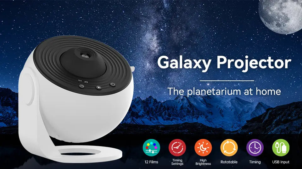 Projecteur de galaxie blanc et noir au design épuré et arrondi, avec des motifs concentriques de cercles sur le couvercle supérieur, présenté depuis une vue supérieure en biais pour une utilisation comme projecteur de lumières d’étoiles et de veilleuses.