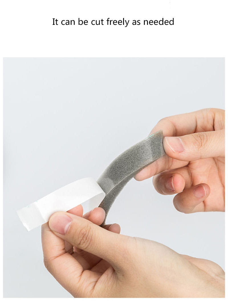 Bande de mousse adhésive grise avec support blanc, conçue pour une découpe aisée et un calfeutrage pour portes et fenêtres