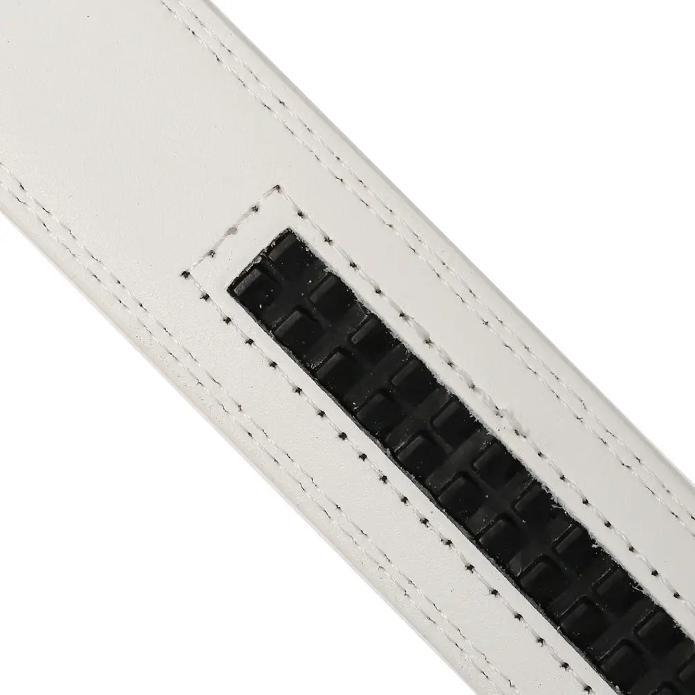 Sangle de ceinture en cuir véritable pour homme de 3,1 cm en blanc, avec un détail de tirette de fermeture éclair noire texturée.