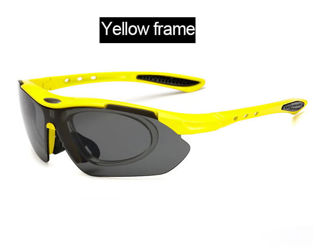 Lunettes de cyclisme avec verres interchangeables, avec des montures jaune vif, des verres gris foncé et des embouts de branches noirs revêtus de caoutchouc, conçues pour l’utilisation en équipement sportif.