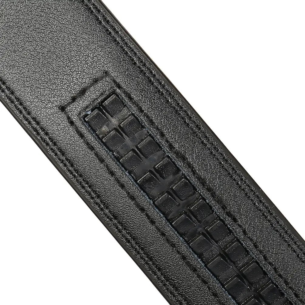Sangle de ceinture en cuir véritable pour homme de 3,1 cm en noir, avec surface texturée et bords cousus.