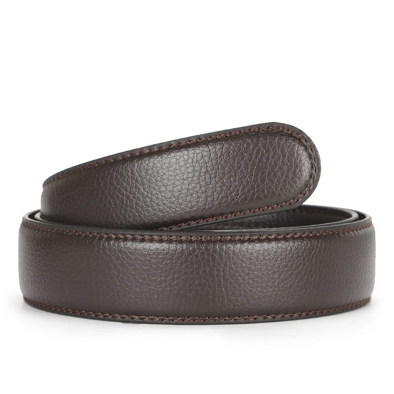 Ceinture en cuir pour homme avec boucle automatique de 3,5 cm en cuir marron, avec surface texturée et coutures précises le long des bords.