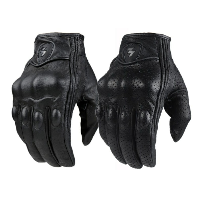 Guantes de motocicleta de cuero negro con protección de nudillos de carbono, acolchado reforzado y secciones perforadas para ventilación mostradas desde el lado posterior.