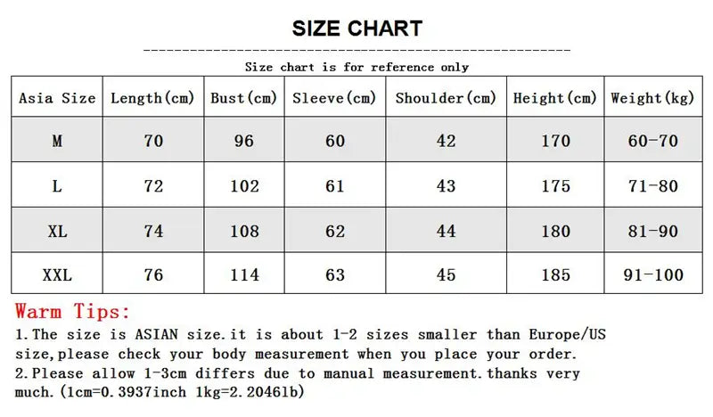 Tabla de tallas para la sudadera con capucha de punto para hombre, estilo pulóver, ajuste slim, con referencia de tallaje asiático y visualización de medidas en centímetros y kilogramos para las tallas de M a XXL.