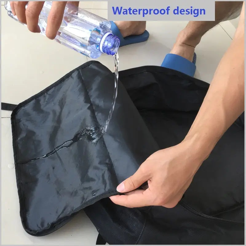 Sac à dos de voyage pour poussette imperméable noir pour Cybex Libelle Gb Pockit, avec surface de tissu brillant déperlant.