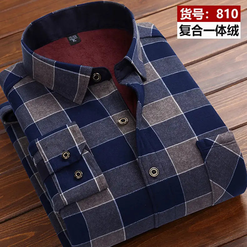 Chemise décontractée pour homme à coupe ajustée, manches longues, en flanelle à carreaux bleu et gris, avec un col doublé de polaire chaud.
