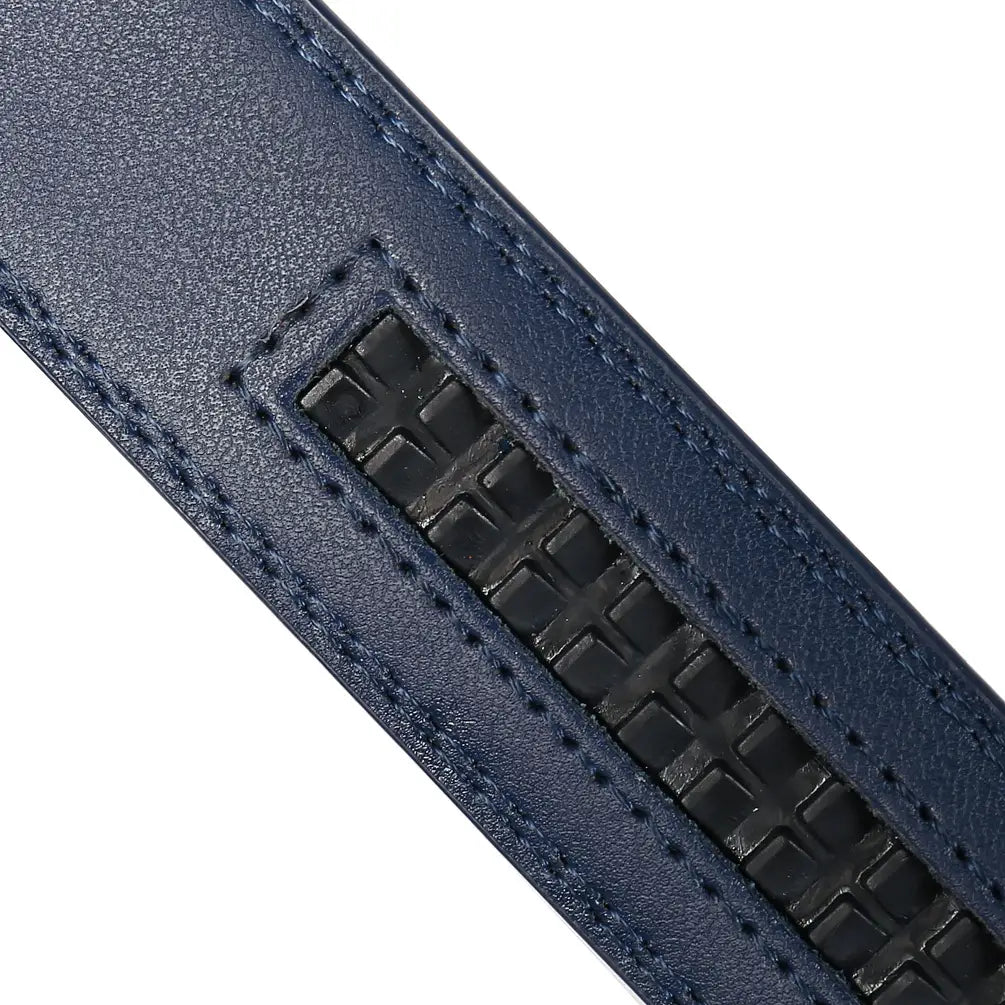 Sangle de ceinture en cuir véritable marine pour homme avec une largeur de 3,1 cm et un détail de tirette de fermeture éclair noire texturée.