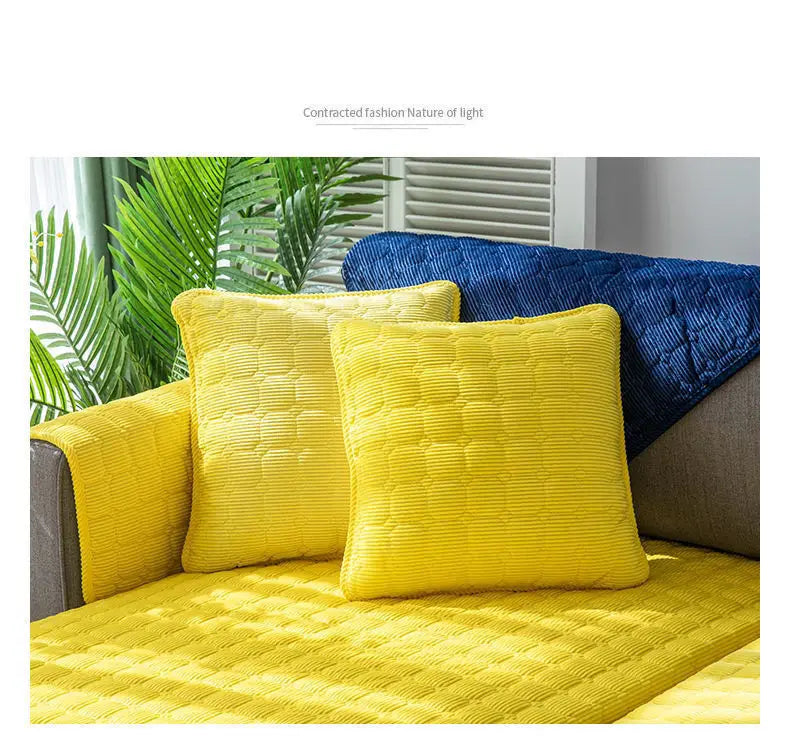 Coussins décoratifs carrés matelassés en velours côtelé jaune vif avec surface texturée pour la protection antidérapante de la housse de canapé.