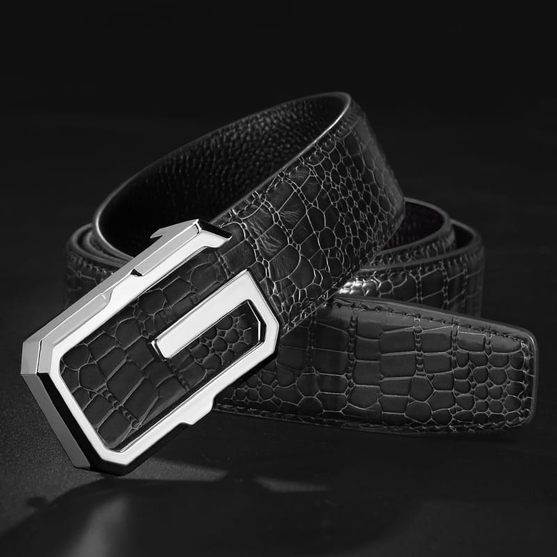 Herren-Krokodilledergürtel in Schwarz mit einer silberfarbenen Automatik-Schnalle mit Krokodilmuster-Design