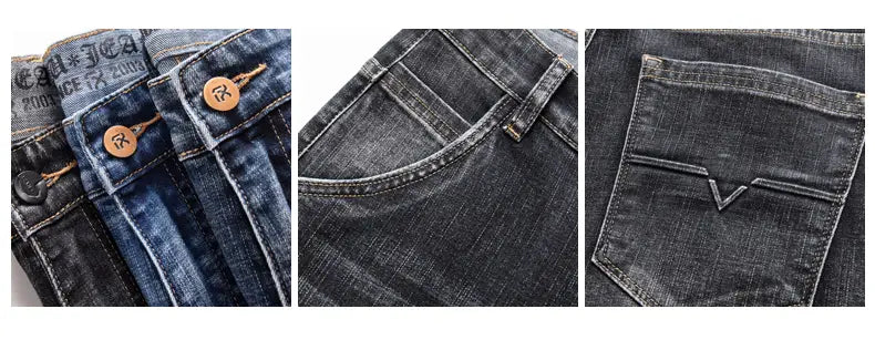 Jeans en denim stretch pour hommes, coupe regular fit, en denim foncé, avec des boutons métalliques marron et une couture en forme de V subtile sur la poche avant.
