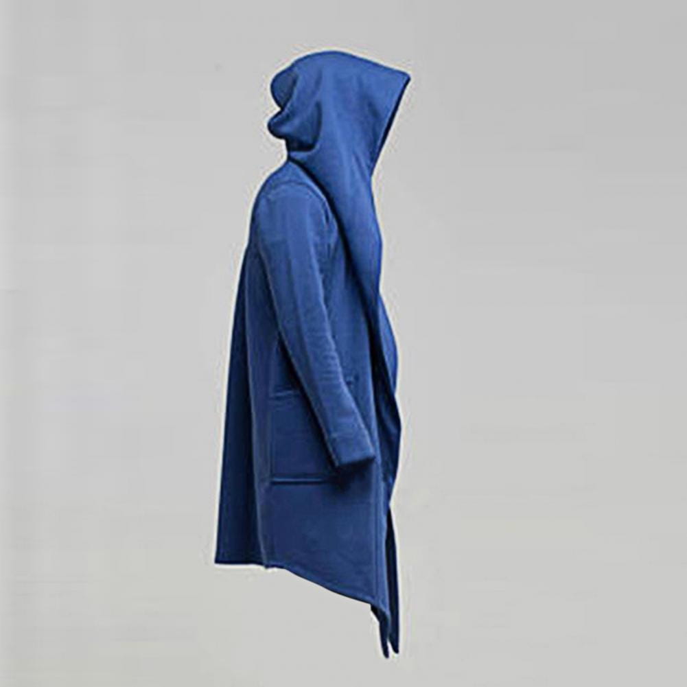 Chaqueta de capa larga gótica con capucha para hombre en azul profundo, con mangas largas, dobladillo inclinado y bolsillos delanteros.