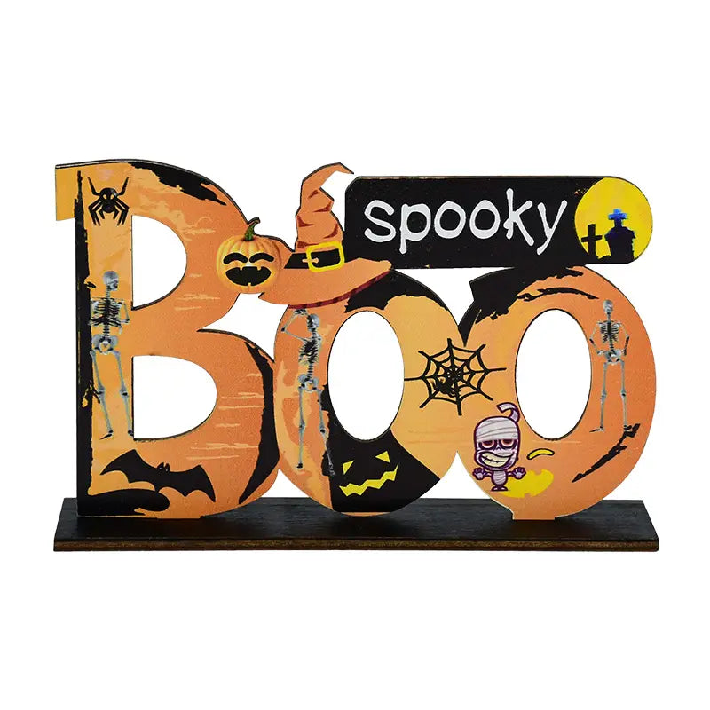 Halloween-Holz-Hänge-Schild mit orangefarbenen und schwarzen Farben mit einem „Boo“-Design, gruselige Dekorationen einschließlich Skeletten, eines Kürbisses, Fledermäusen und dem Wort „Spooky“ zur Türdekoration.