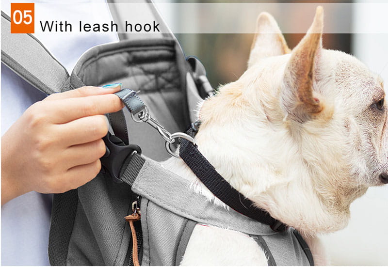 portador tipo mochila de malla gris para perro mascota y gato para viajes, con gancho para correa negro y correas ajustables para el transporte de la bolsa para perros