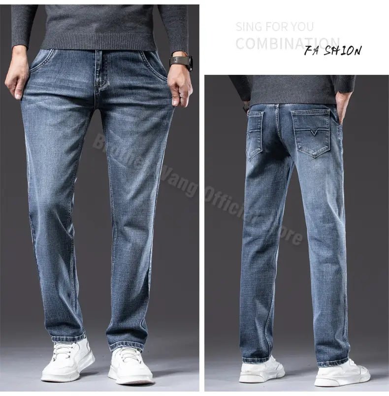 Jeans en denim stretch pour hommes, coupe regular fit, en bleu, avec une coupe droit et des détails de couture classiques.
