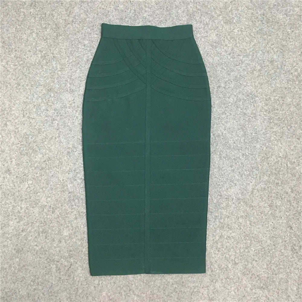 Jupe midi crayon bandeau pour femme vert foncé à taille haute, avec un design côtelé en maille structuré et une silhouette ajustée.