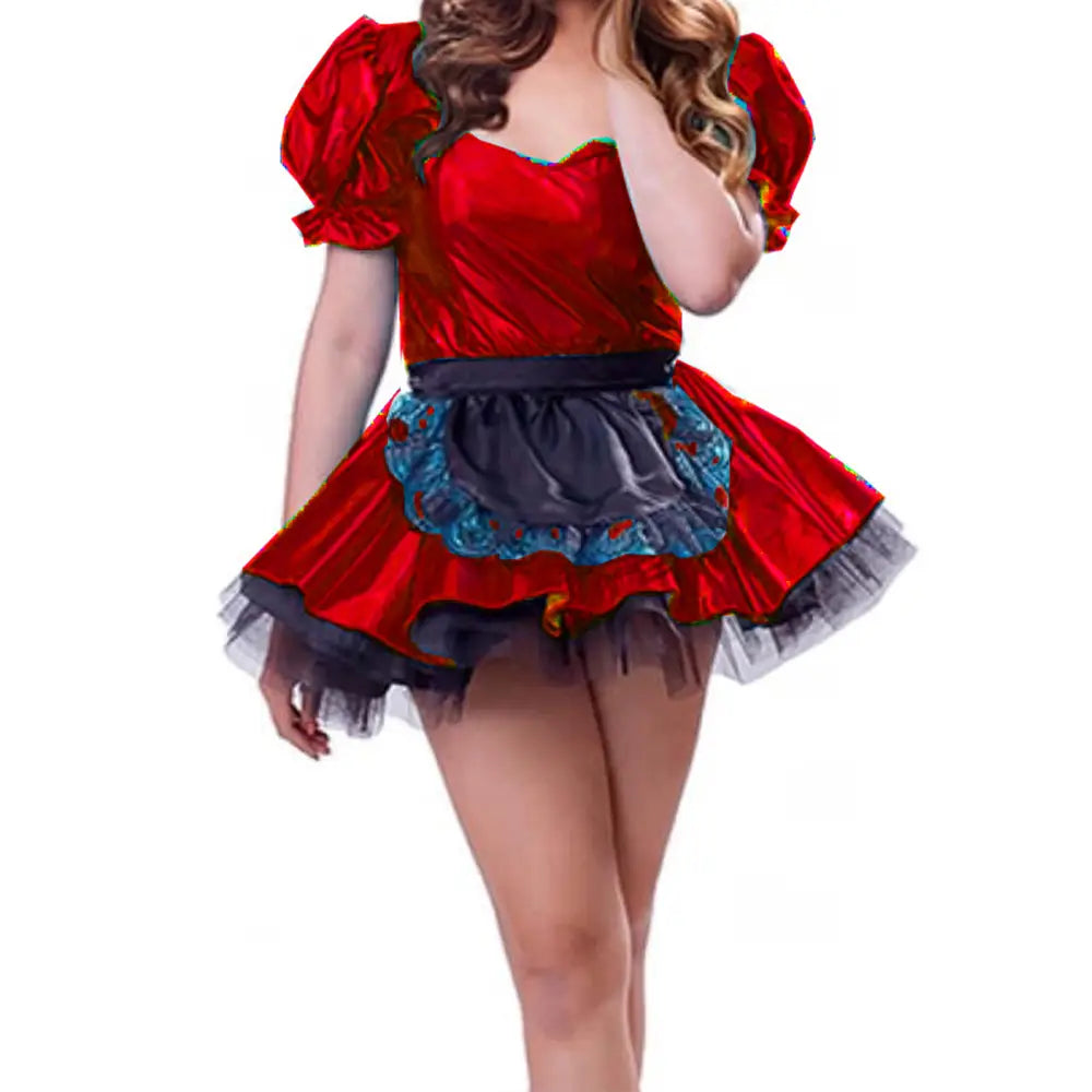 Rotes Satin-Puffärmel-Maid-Cosplay-Kleid in Übergröße mit einer schwarzen Schürze mit blauem Blumenstickereimotiv und Akzenten im Grün-Schwarz-Himmel-Stil.