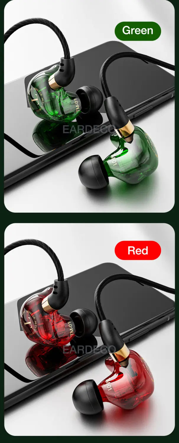 Casque d’écoute filaire vert émeraude à micro stéréo intra-auriculaire, avec écouteurs transparents verts et rouges, embouts en silicone noirs et accents métalliques de couleur dorée.