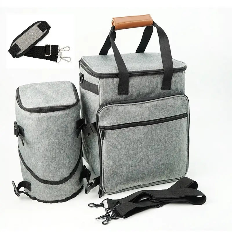 Sac isotherme de voyage pour chien à texture grise, doublure isolante, avec bordures noires et poignée en bois, conçu pour organiser les déplacements de l’animal et conforme aux exigences de transport aérien.