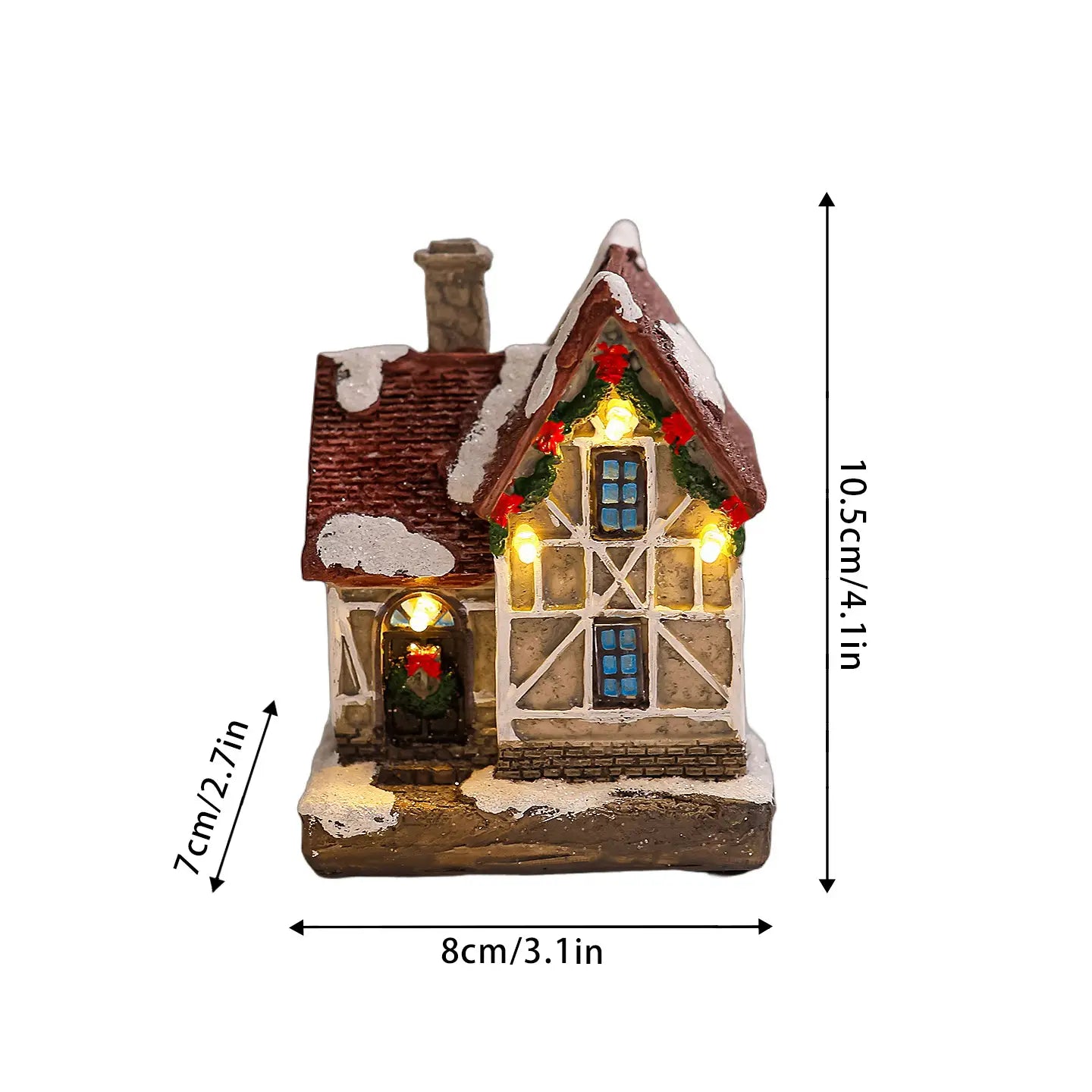 Ornement miniature de maison de village de Noël éclairée, petite chaumière illuminée, toit brun, détails blancs comme enneigés, et lumières de fenêtres illuminées.
