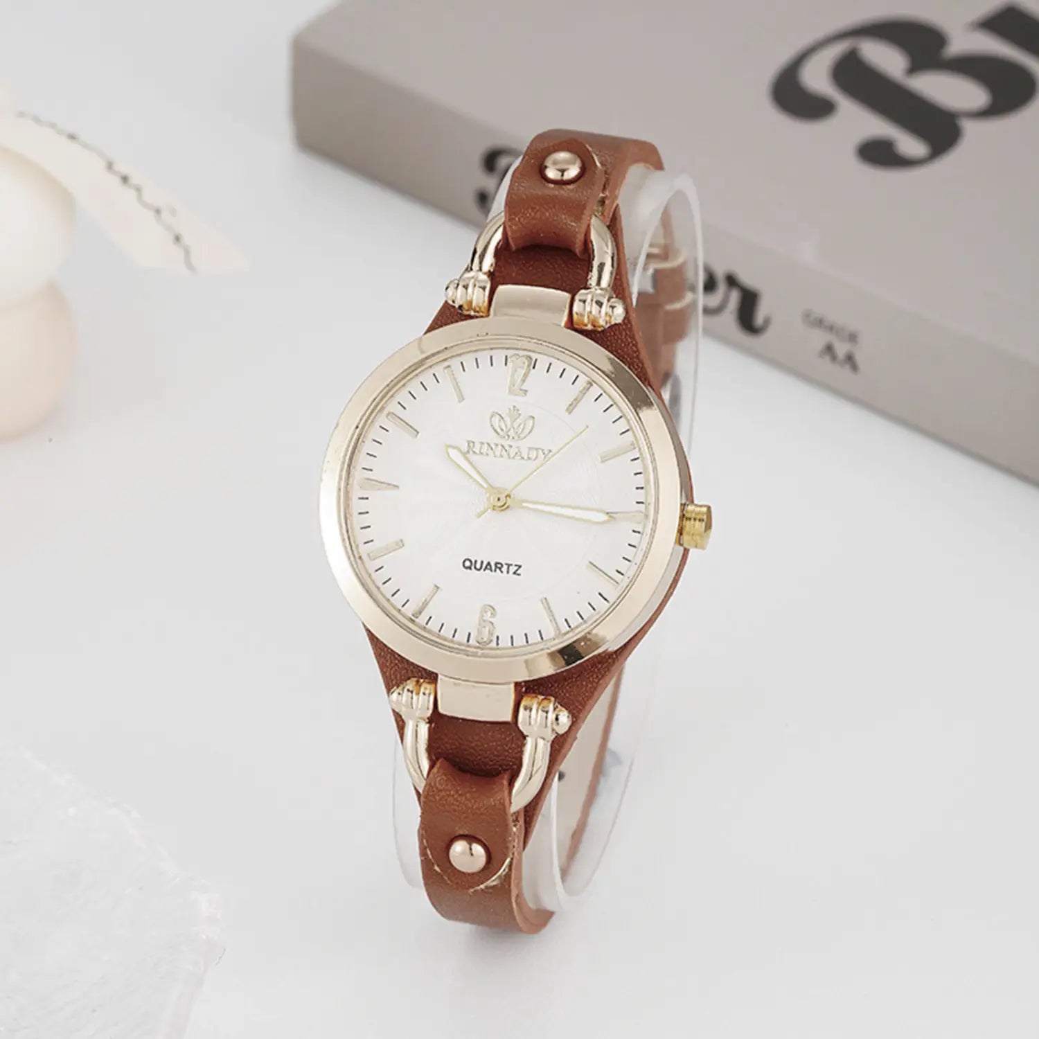 Women's Trendy Quartz Watches Round Dial PU Leather Strap Elegant Versatile Ladies Analog Quartz Watch