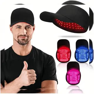 casquette de baseball noire comportant des panneaux de lumière DEL rouge, bleue et rose sur le dessus conçus pour la pousse des cheveux par lumière rouge