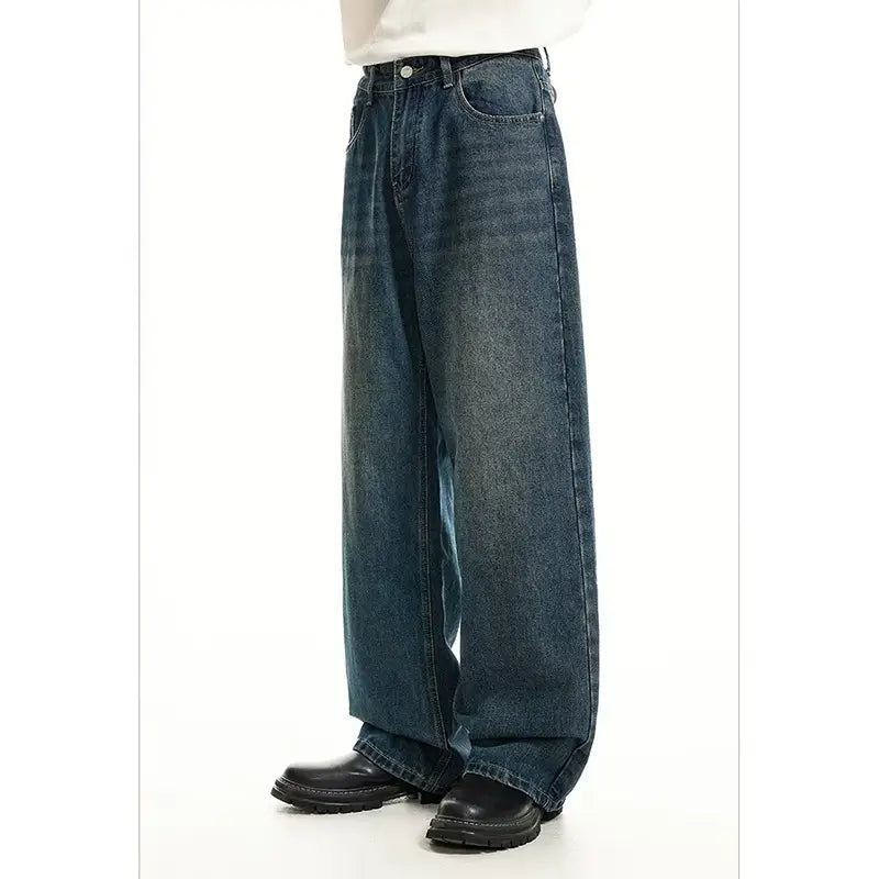Herren schwarze Wide-Leg-Denim-Jeans im Dunkel-Wasch mit klassischem Fünf-Taschen-Design.