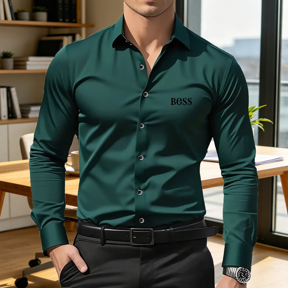 Chemise d'affaires pour homme à coupe slim, en tissu à manches longues vert foncé, avec logo Boss noir sur la poitrine gauche, adaptée aux occasions formelles