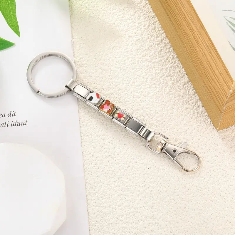 Llavero con dije de eslabones italianos con acabado plateado, con dijes de animales y corazones con acabado de esmalte de colores, diseñados para uso personalizado en bricolaje.
