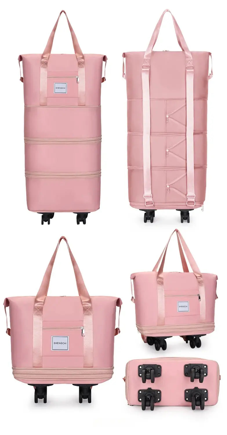 Un sac duffel roulant rose à grande capacité, avec plusieurs compartiments, des sangles réglables et des roues noires pour le voyage.