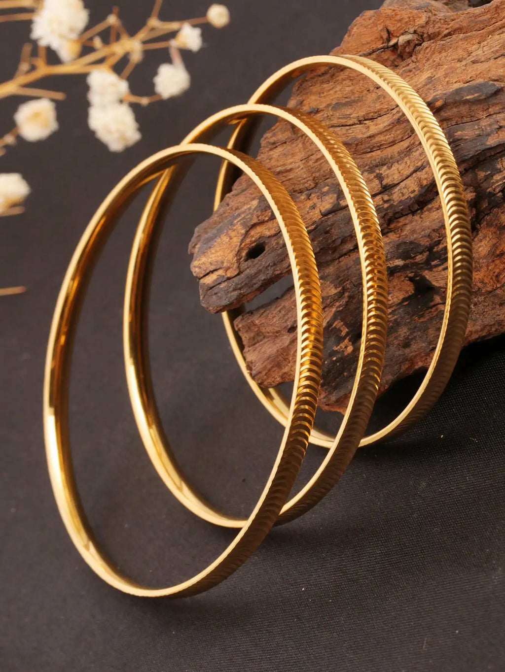 1 Piece of Striped, Polished, 18K Gold-Plated Stainless Steel Closed Bracelet, Trendy and Elegant, Unique and Fashionable, Suitable for Women to Wear Daily to Work or Commute, a Great Gift for Friends, a Gift for Girlfriend,
