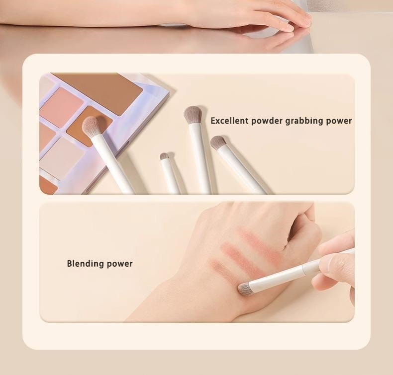 Lot de quatre pinceaux de maquillage à manches blancs, aux poils coniques doux, pour une application et un estompage précis de la poudre, inclus dans l’ensemble d’accessoires cosmétiques blanc et or de 12 pièces.